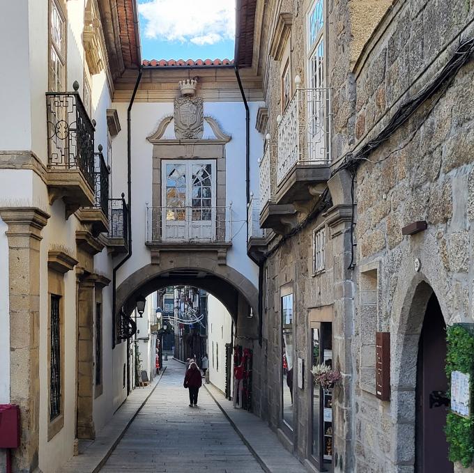 portugal/guimaraes/rua-de-santa-maria