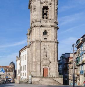 portugal/porto-portugal/torre-dos-clerigaos