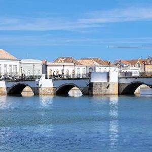 portugal/tavira/ponte-romana-panorama