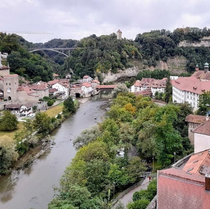 schweiz/fribourg/panorama-sur-le-vieux-fribourg