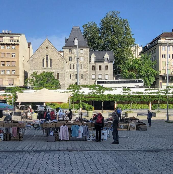 schweiz/lausanne/place-de-la-riponne