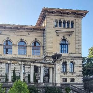schweiz/lausanne/place-de-la-riponne