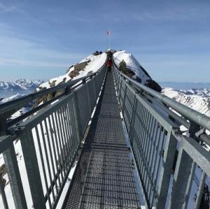schweiz/scex-rouge/peak-walk