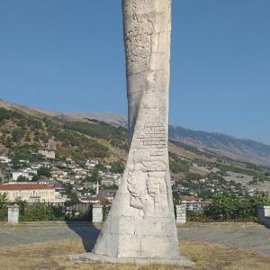 shqiperia/gjirokastra/obelisk