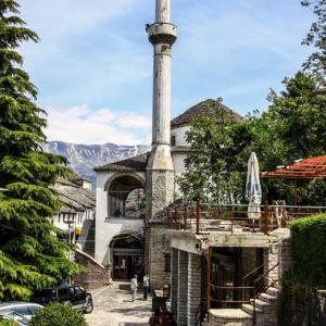 shqiperia/gjirokastra/xhamia-e-pazarit