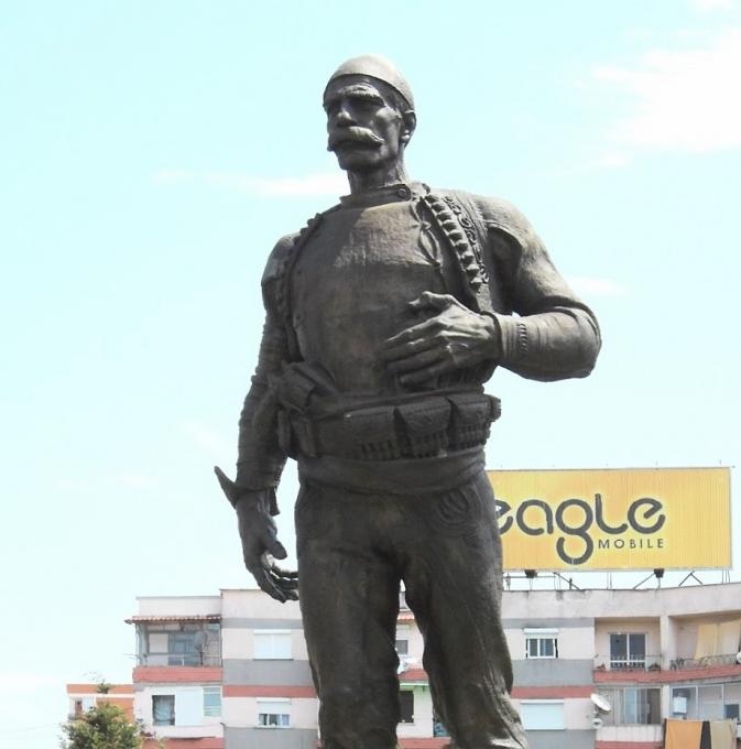 shqiperia/shkoder/statuja-e-isa-boletini