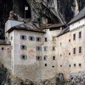 slovenija/predjamski-grad