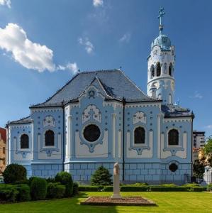 slovensko/bratislava/modry-kostol-kostol-svatej-alzbety