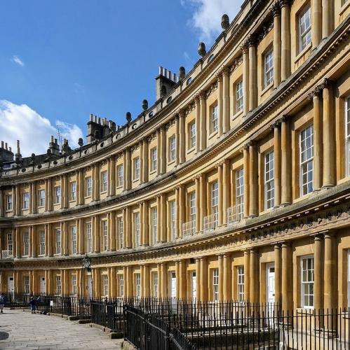 united-kingdom/bath/royal-crescent