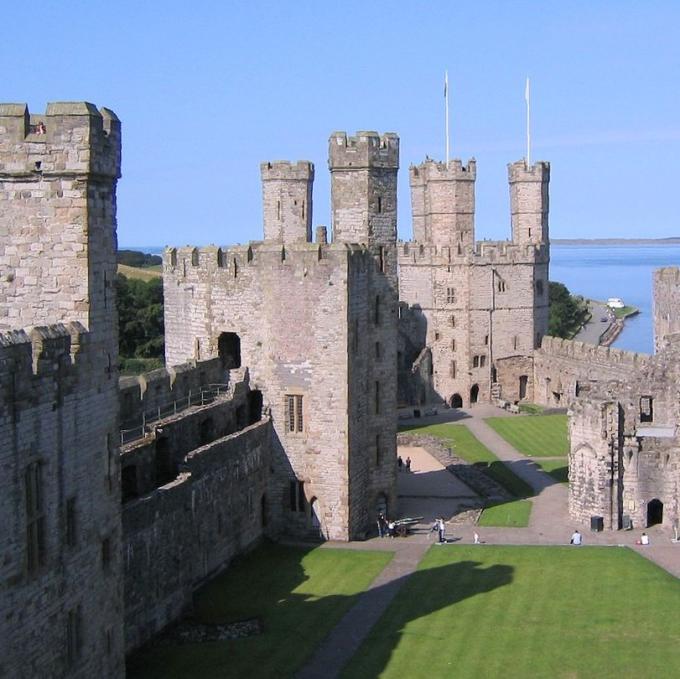 united-kingdom/caernarfon-castle