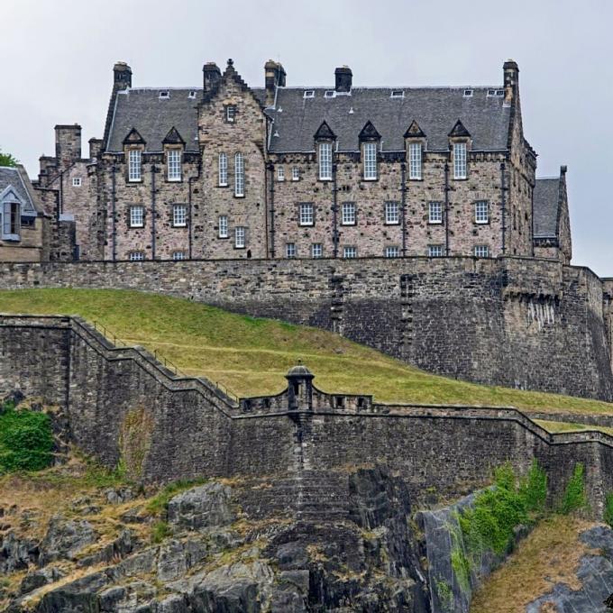 united-kingdom/edinburgh/edinburgh-castle