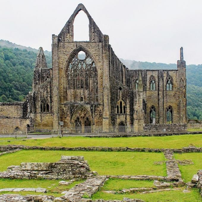 united-kingdom/tintern-abbey