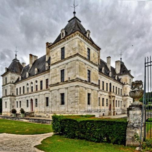 Ancy-le-Franc.