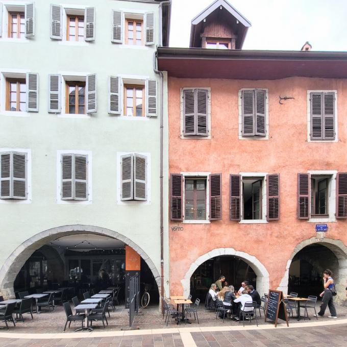 Annecy Rue SainteClaire. Présentation et avis des voyageurs.