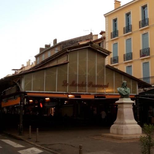 MARCHÉ DU COURS MASÉNNA. Un joli marché couvert. (9)