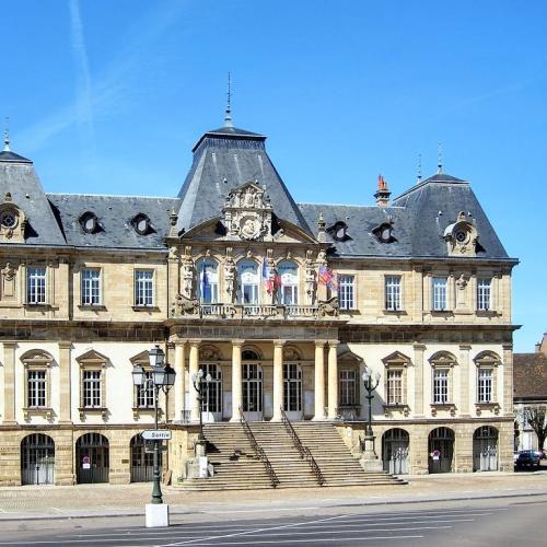 Hôtel de ville.