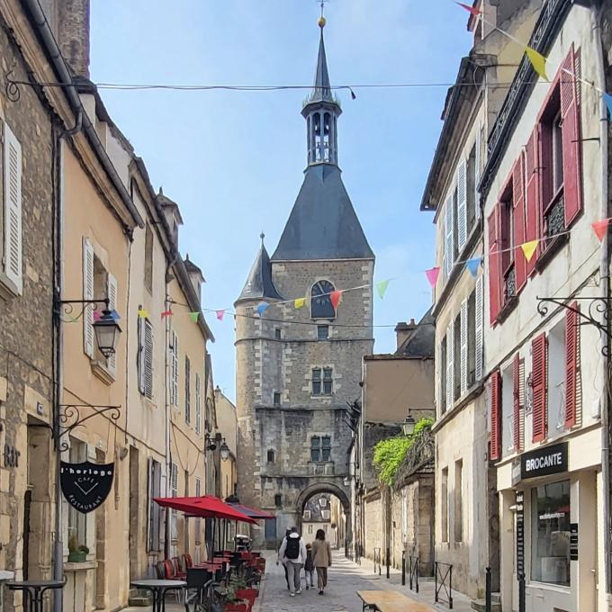 avallon-tour-de-l-horloge