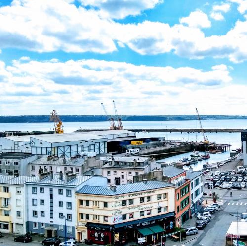 Panorama sur la rade de brest.