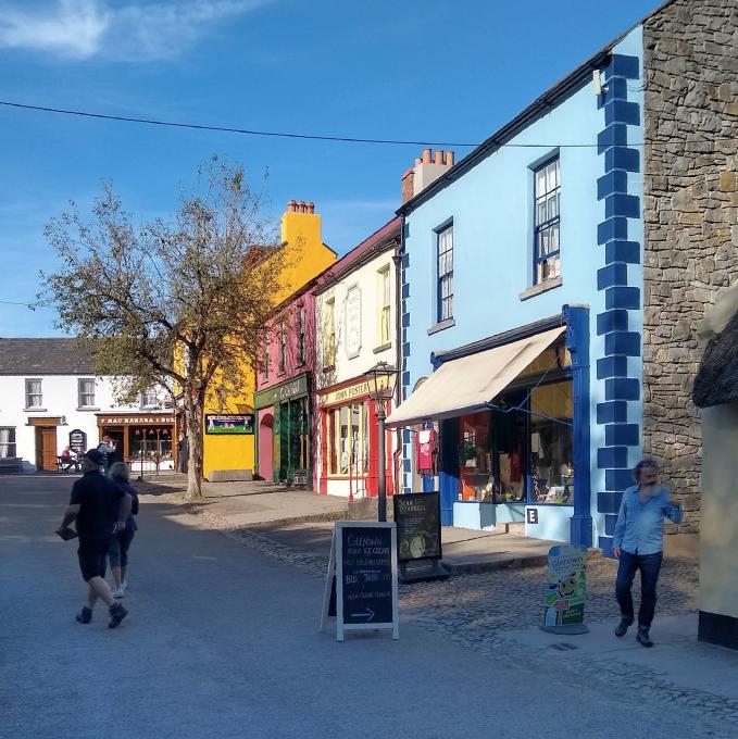 bunratty-castle-park-village-street