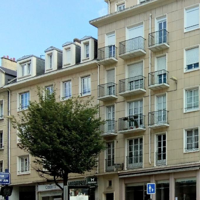 Reconstruction après les bombardements.