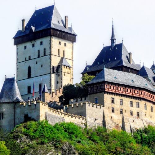 castle-karlstejn-presentation