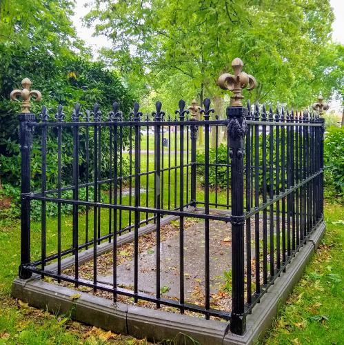 Tombe de Naundorff.