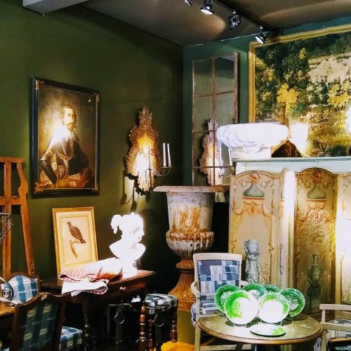 QUAI DE LA GARE. Ses 25 antiquaires vous attendent. (5)
