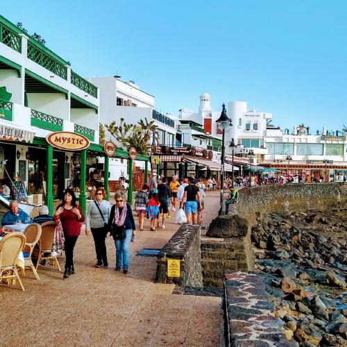 Avenida Maritima.
