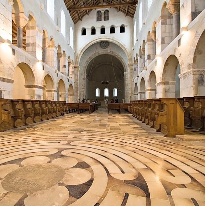 Rochefort Belgique Abbaye NotreDame de SaintRémy. Présentation et avis des voyageurs.